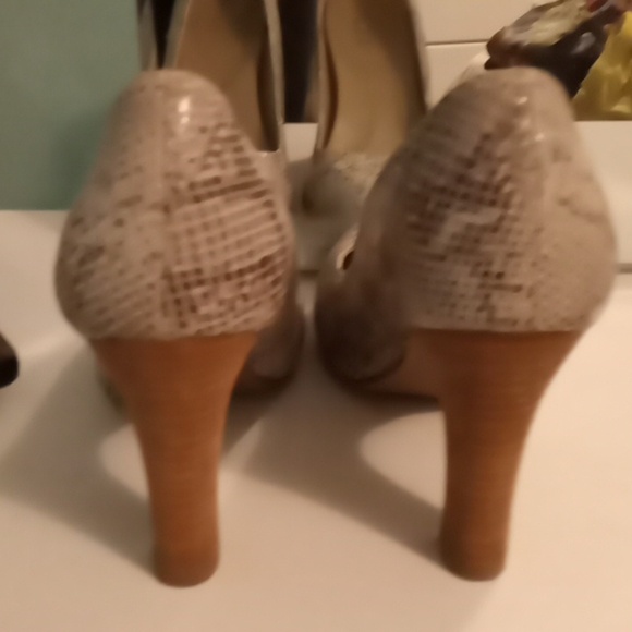 You By Crocs Animal Print Heels - Picture 5 of 8